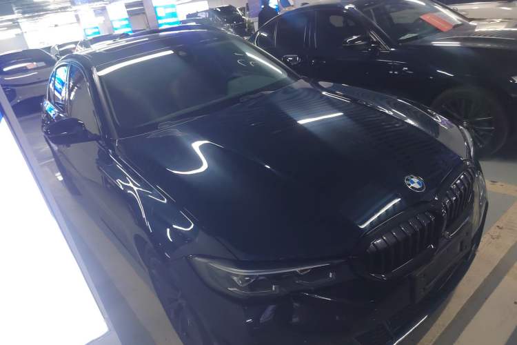 Used BMW 3 Series 2022 Revised 325i M Sport Night Edition Package Front Right 45 Deg