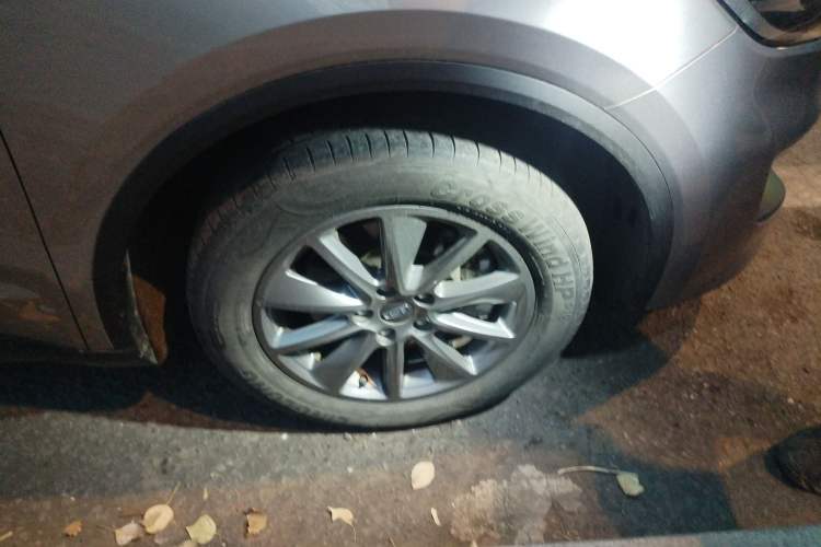 Used Geely Auto Jiajie 2021 1.8TD DCT Comfort Model Right Front Wheel Hub