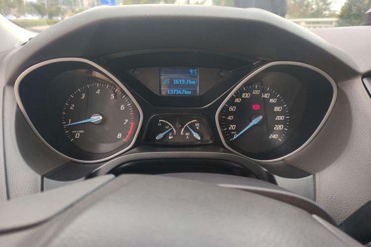 Used Ford Focus 2012 Sedan 1.6L Manual Comfort Model
