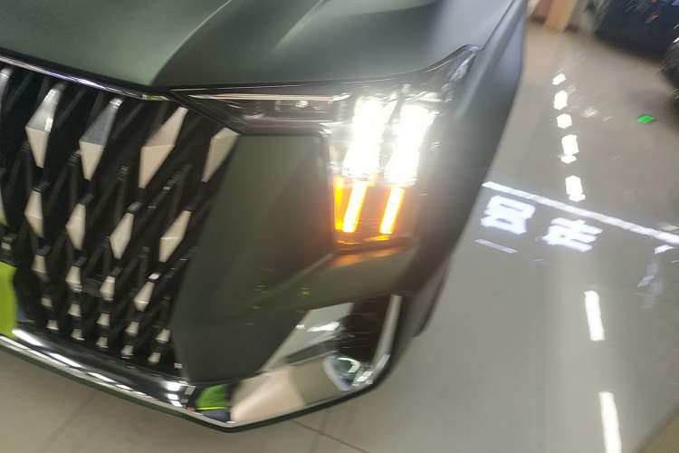 Used GAC Trumpchi GS8 2022 Dual-Engine Series 2.0TM Two-Wheel Drive Prestige Edition (7 Seats) Left Front Headlight