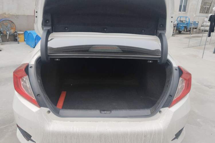 Used Honda Civic 2019 220TURBO CVT Dynamic Edition China VI Trunk