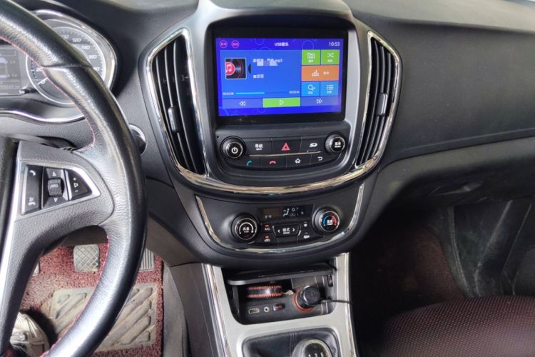 Used Baojun 560 2015 1.8L manual luxury version