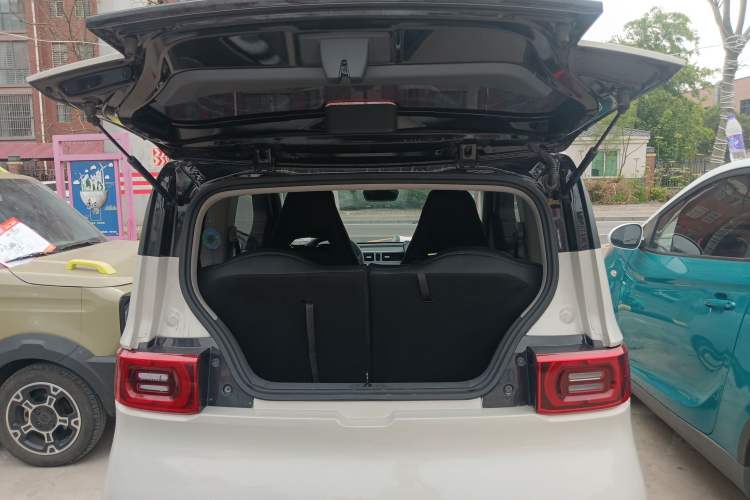Used Wuling Hongguang MINIEV 2022 Macaron Premium Model – Lithium Iron Phosphate Trunk