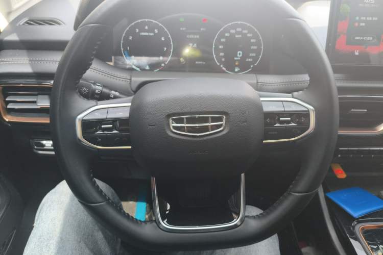 Used Geely Auto Haoyue 2022 1.8TD DCT Black Gold Limited Edition 7-Seater Steering Wheel