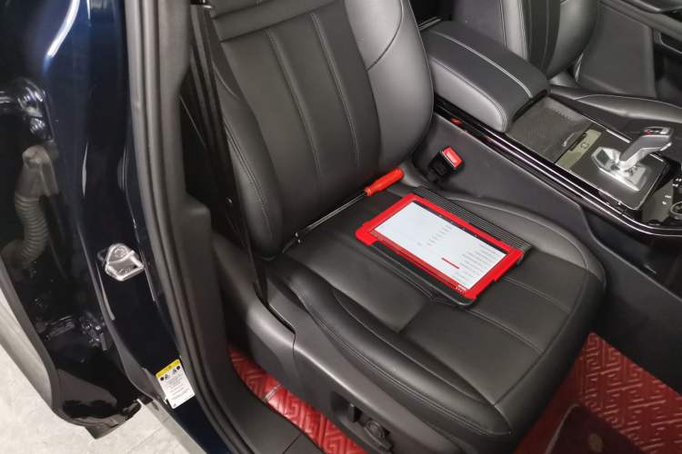 Used Land Rover Range Evoque 2020 249 PS R-DYNAMIC SE Sport Technology Edition Right Front Seat