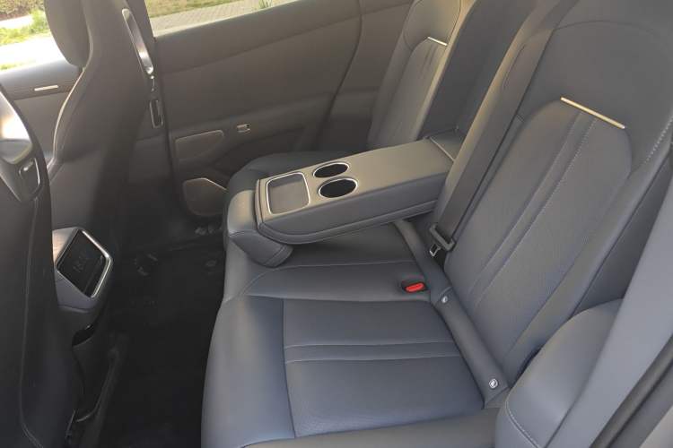 Used Xiaomi Auto YU7 2025 Ultra-Long Range Rear-Wheel Drive Version Left Rear Seat