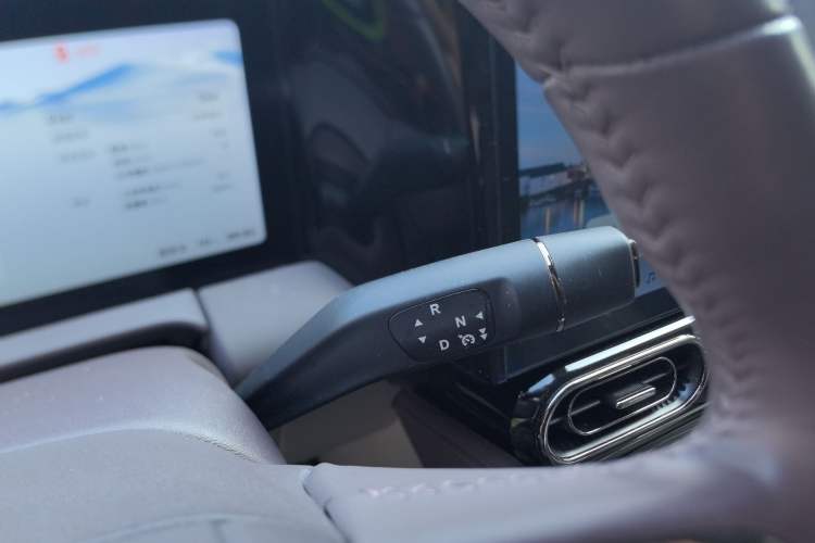 Used Leapmotor C11 2023 Pure Electric 500 Smart Edition Gear Lever