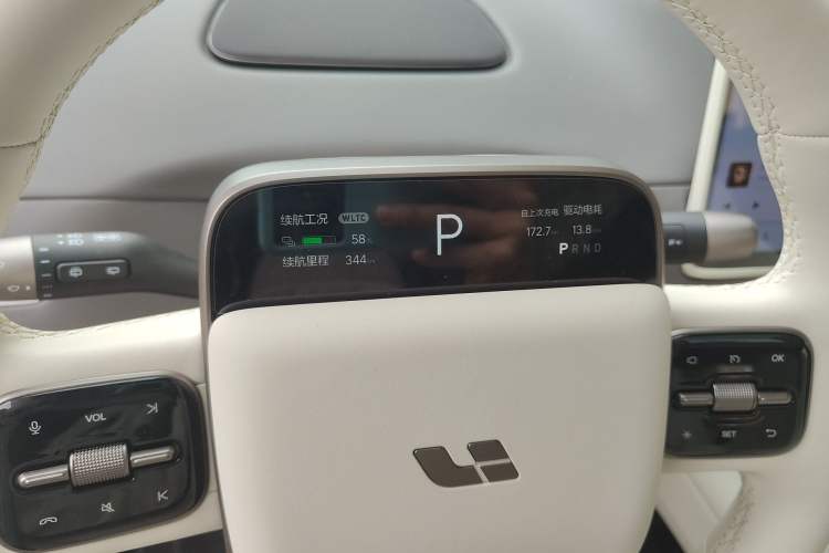 Used Li Auto i6 2025 Model Two-Wheel-Drive Standard Type