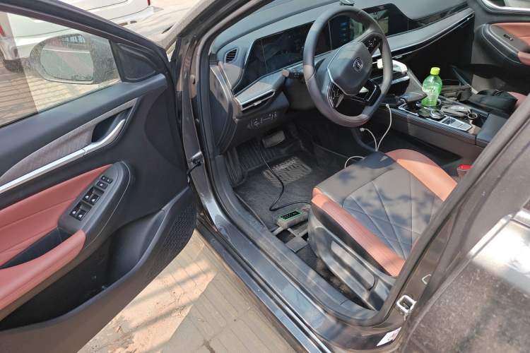 Used CHANGAN Eado 2023 Changan Edition PLUS Blue Whale NE 1.4T GDI DCT Prestige Version