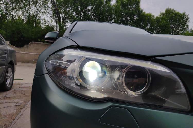 Used BMW 5 Series 2014 525Li Luxury Design Package Right Front Headlight