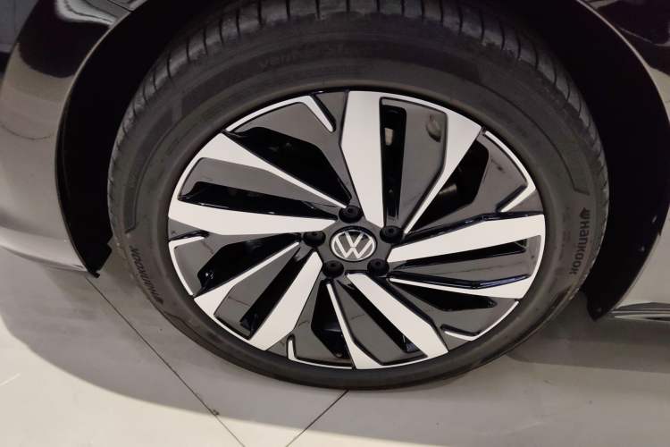 Used Volkswagen Passat 2025 Premium Version 380TSI Dragon Edition
