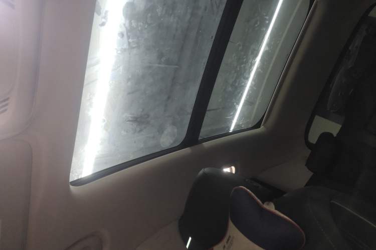 Used Buick Envision 2022 Encore S 552T Two-Wheel-Drive Luxury Model
