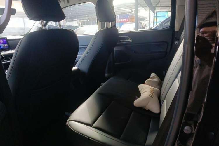 Used Great Wall Poer 2023 2.0T Commercial Version Automatic Diesel 4x4 Elite Long-Box GW4D20M