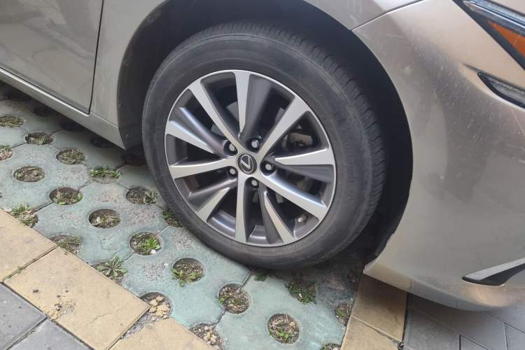 Used Lexus ES 2020 200 Excellence Edition