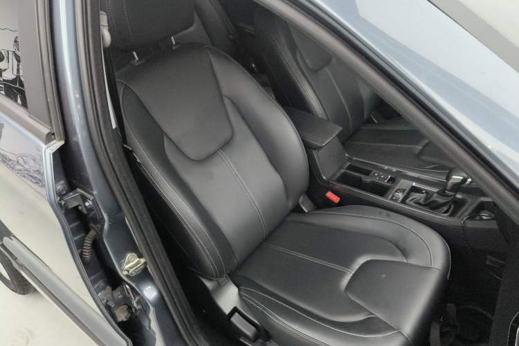 Used Chery Tiggo 3X 2021 PLUS 1.5L CVT Thrilling Red Date Edition