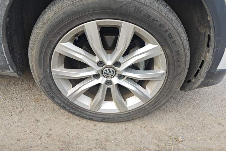 Used Volkswagen T-ROC 2019 230TSI DSG Two-Wheel-Drive Advanced Version China VI Standard Right Front Wheel Hub