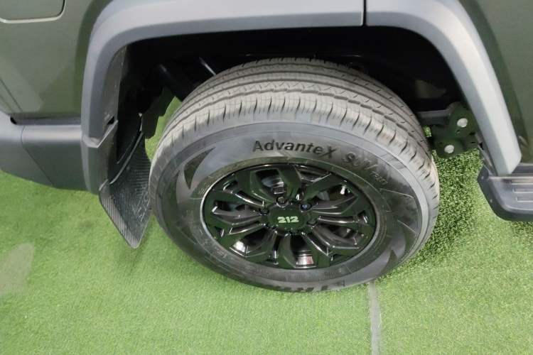 Used 212 T01 2024 2.0T Explorer