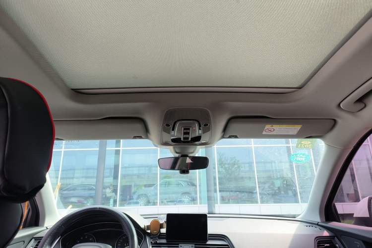 Used Audi Q5L 2018 40 TFSI Prestige Edition China VI Emission Standard Headliner