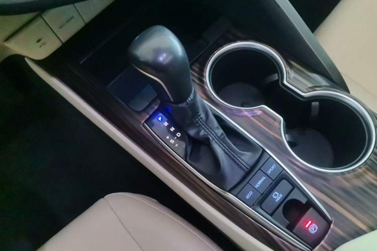 Used Toyota Camry 2019 2.5G Luxury Edition China VI Standard