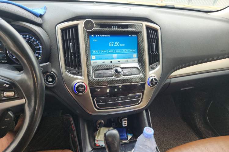 Used CHANGAN CS95 2017 2.0T Two-Wheel Drive Zhitu Edition
