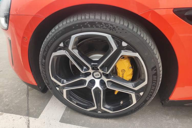 Used Xiaomi Auto SU7 2024 Four-Wheel Drive Ultra-Long Range Advanced Intelligent Driving Max Edition