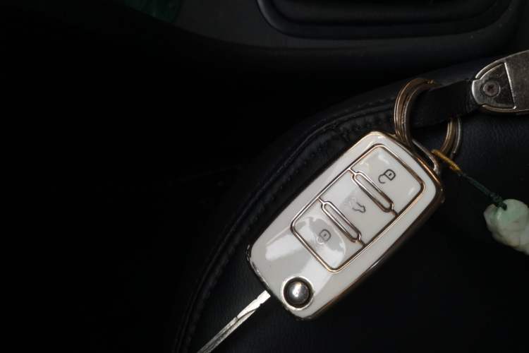 Used Volkswagen Polo 2013 1.4L Manual Fashion Edition