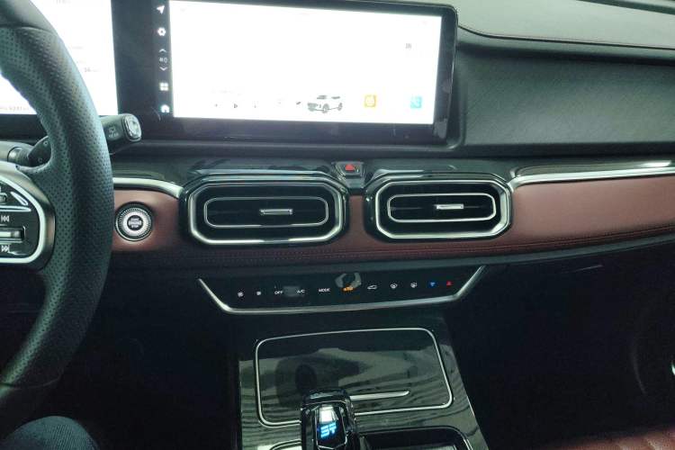 Used JETOUR X70 PLUS 2025 1.5T Elite Edition 7-Seater
