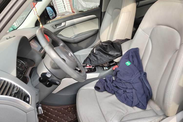 Used Audi Q5 2015 40 TFSI Technology Edition Left Front Seat