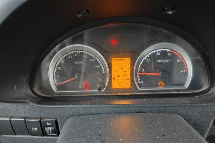 Used Dongfeng Yufeng 2018 2.3T Logistics Vehicle A100 Luxury Edition Short Wheelbase Mid-Roof Design 5–9 Seater
