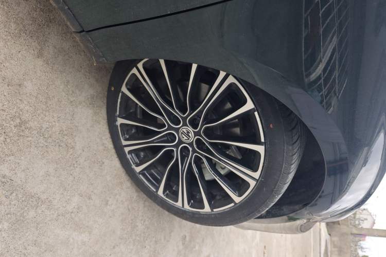 Used MG 7 2023 2.0T Automatic Hunter Luxury Edition Right Front Wheel Hub