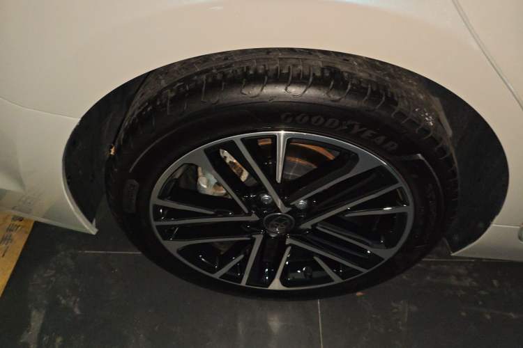 Used Toyota Camry 2024 Dual-Engine 2.5HG Prestige Edition Exterior 5