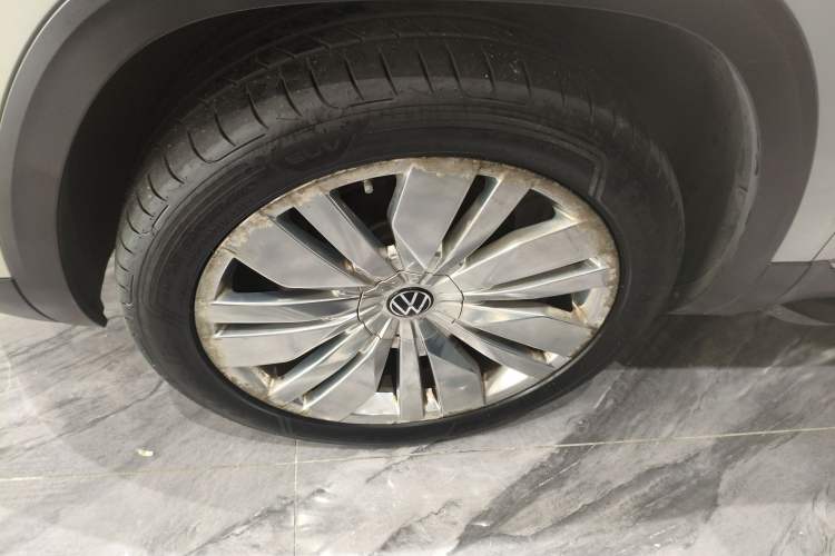 Used Volkswagen Teramont 2021 380TSI Four-Wheel Drive Prestige Flagship Edition Left Front Wheel Hub