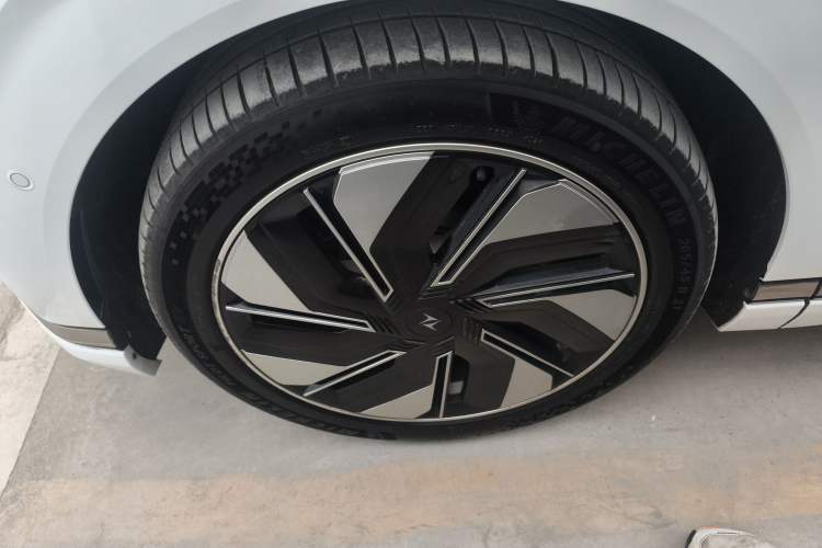 Used Dongfeng eπ eπ008 2025 210 Ultra Range-Extended Version 5 Seats