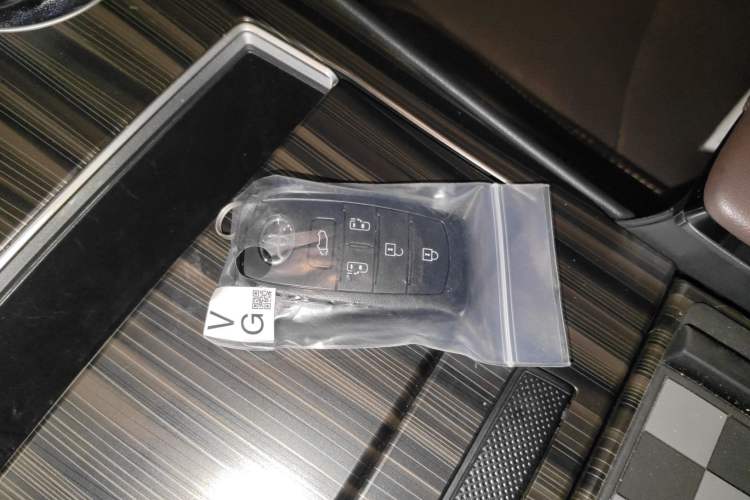 Used Toyota Granvia 2023 2.5L Hybrid Flagship VIP Edition
