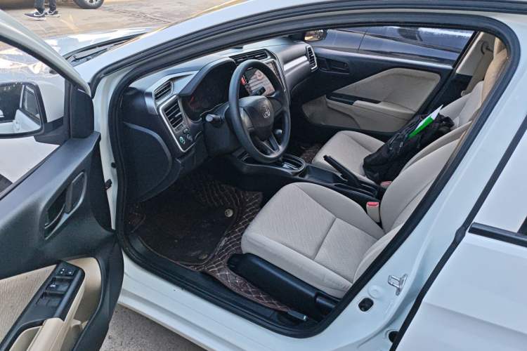 Used Honda Greiz 2016 1.5L CVT Classic Edition
