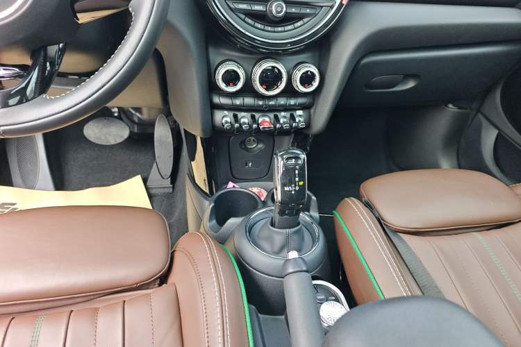 Used MINI MINI 2019 1.5T COOPER Artist Five-Door Edition