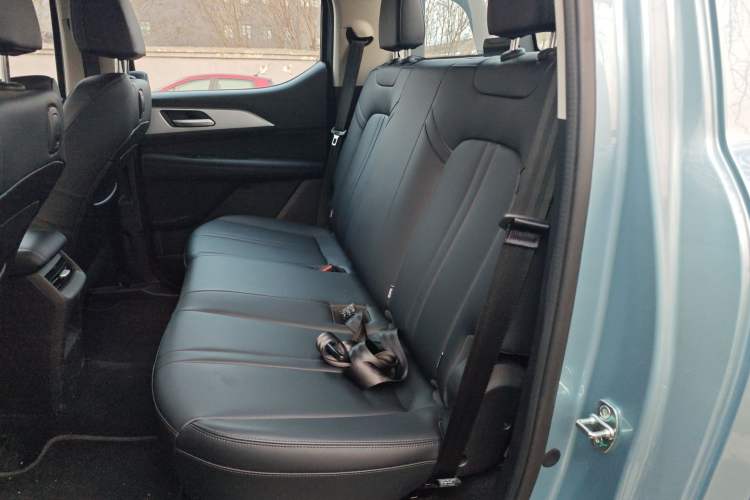 Used Great Wall King Kong Poer 2024 2.0T Automatic 8AT Diesel Two-Wheel-Drive Elite Flatbed
