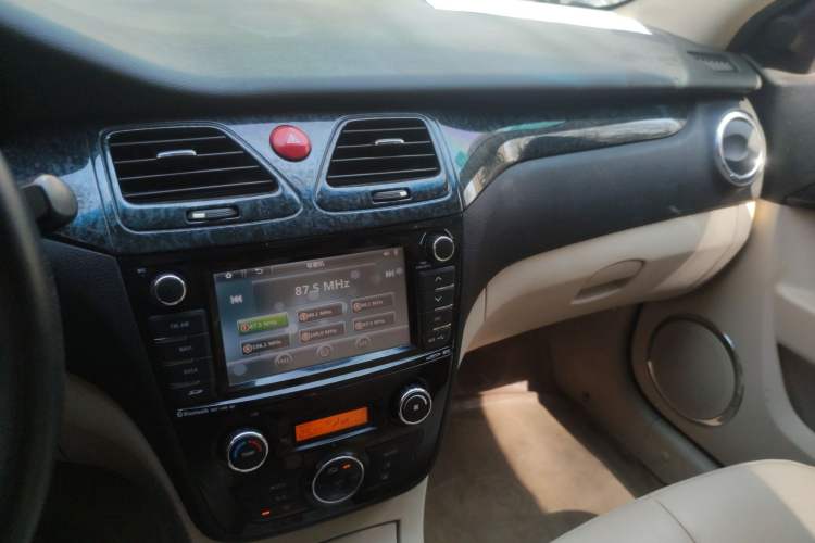 Used JAC Group Heyue 2012 1.5L Manual Business Luxury Edition
