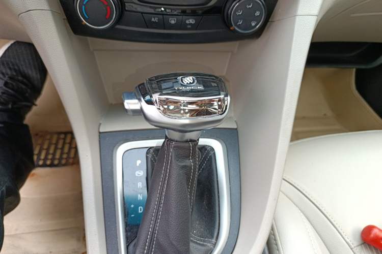 Used Buick GT 2017 15N Automatic Elite Version Gear Lever