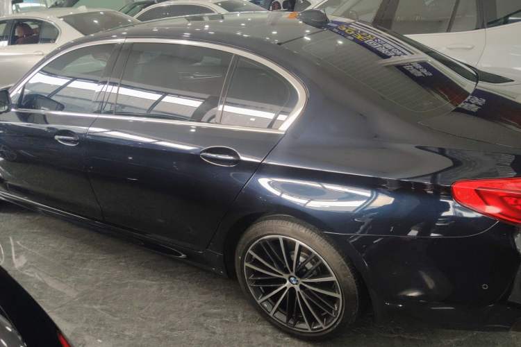 Used BMW 5 Series 2019 Restyled 530Li Luxury Edition M Sport Package
