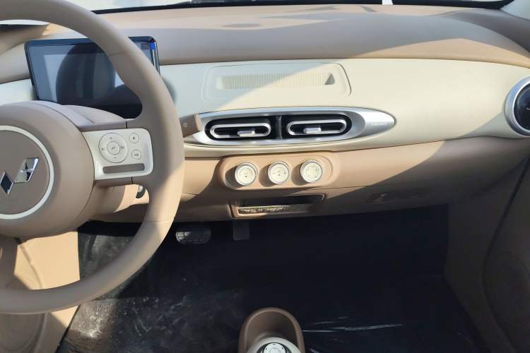 Used Wuling Hongguang MINIEV 2025 Four-Door Version Advanced Edition
