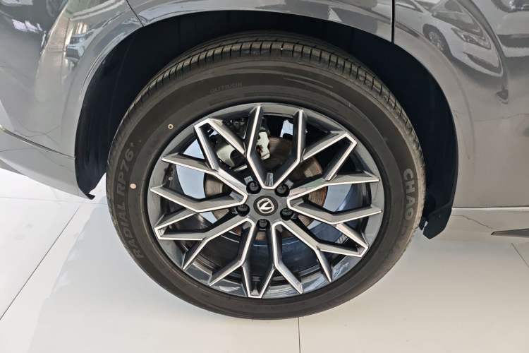 Used CHANGAN UNI-Z 2025 1.5T Premium Edition Right Rear Wheel Hub