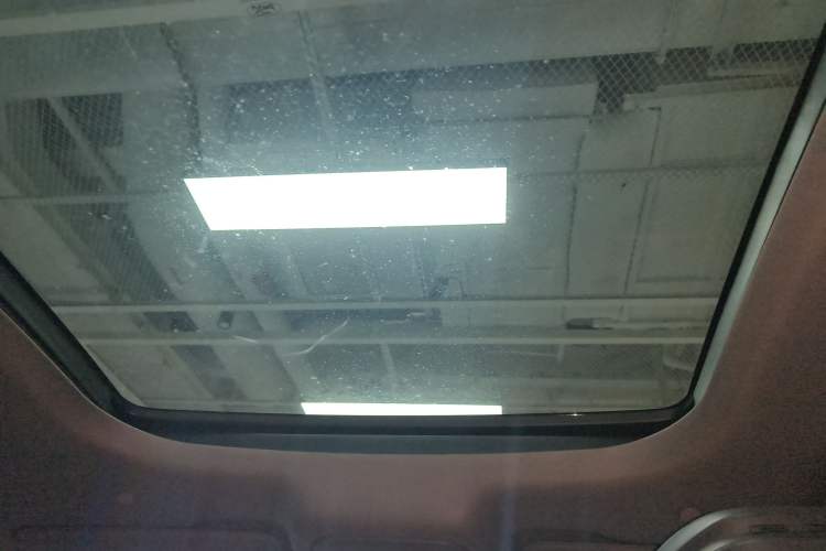 Used Ford Edge 2023 Ford Explorer L 2.0T EcoBoost Four-Wheel Drive 7-Seater Supreme Model Headliner