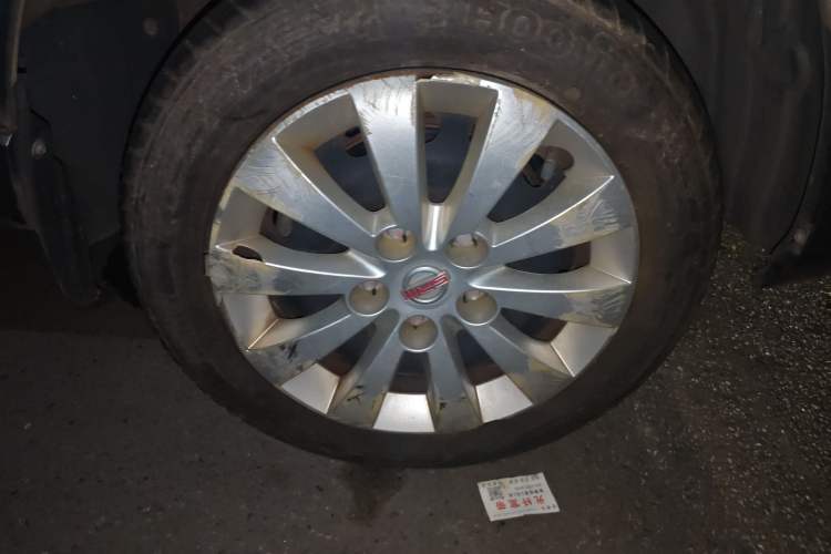 Used Jinbei Gold Hiace M Classic 2023 1.5L Travel Lion Passenger Vehicle 5/6/7 Seats
