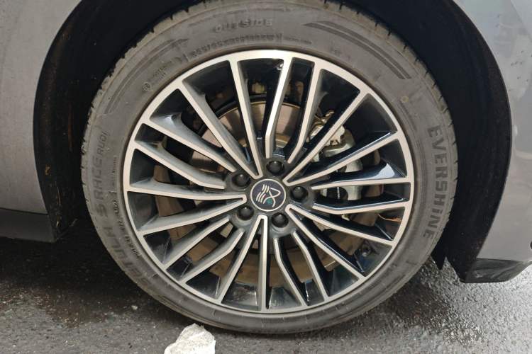 Used BYD Han 2024 EV Glory Edition 506KM Front-Wheel-Drive Premium Model
