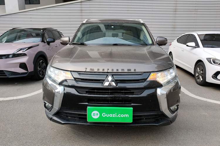 Used Mitsubishi Outlander 2016 2.4L 4x4 Luxury Edition 7-Seater