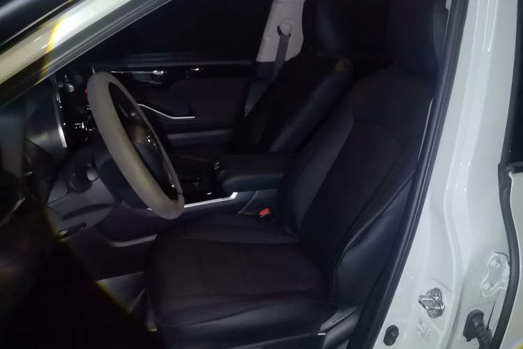 Used Toyota Highlander 2022 Dual-Engine 2.5L Two-Wheel Drive Elite Edition 7-Seater Left Front Seat