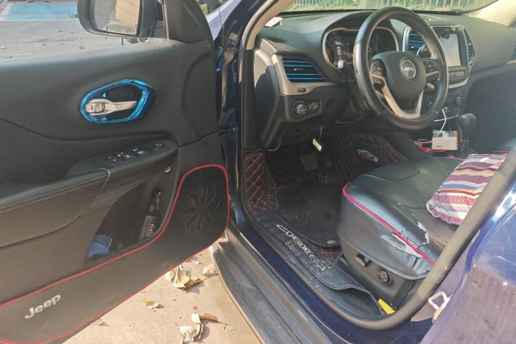 Used Jeep Cherokee 2016 2.0L Superior Edition