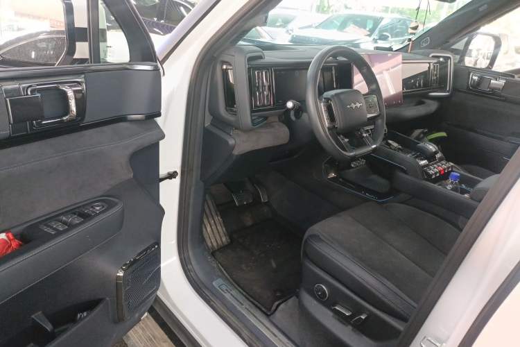 Used Formula Leopard 5 2023 Cloud Ride Flagship Edition