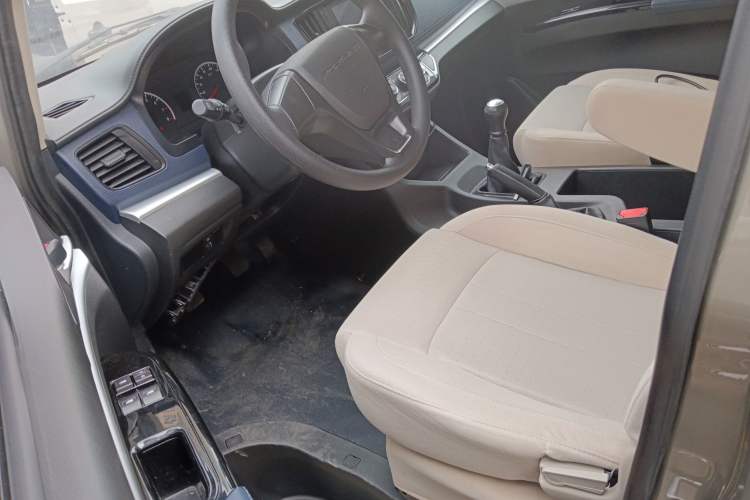 Used FORTHING Lingzhi 2023 M5L 1.6L Base Model 7 Seats